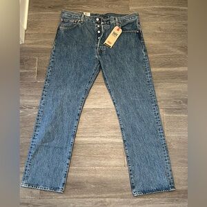 Levi's Classic Straight Men's Jeans in Denim Blue